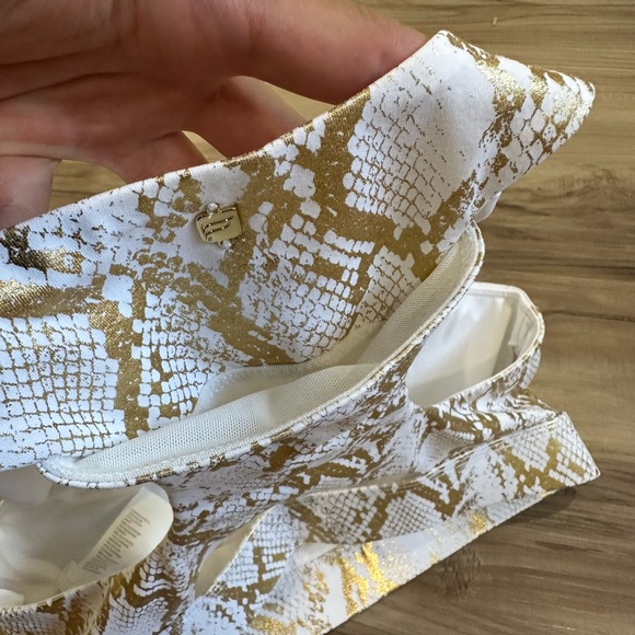 On-The-Go Medium Impact Sports Bra EUC ( worn once!) - Picture 3 of 4